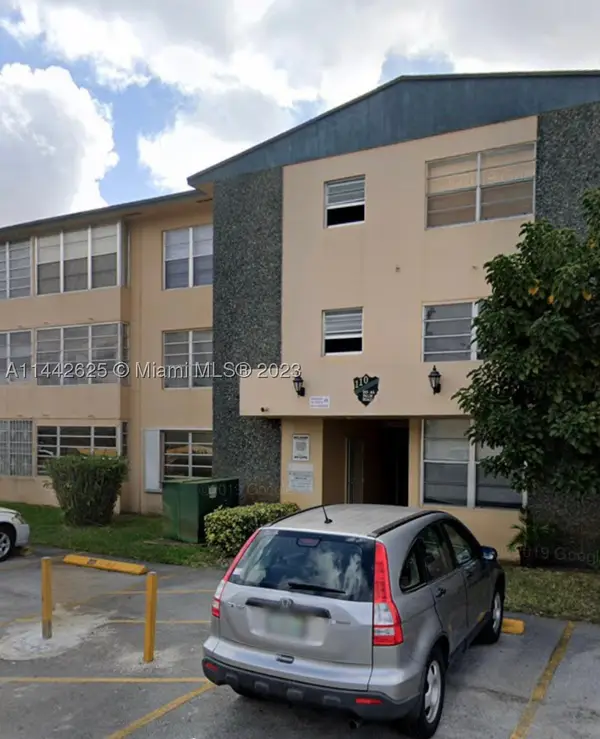 110 Royal Palm #207, Hialeah Gardens, FL 33016