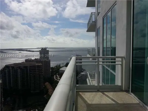 900 Brickell Key #2803, Miami, FL 33131