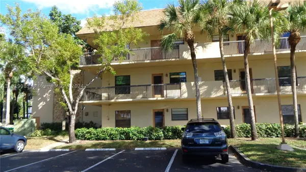 6085 N Sabal Palm #204, Tamarac, FL 33319