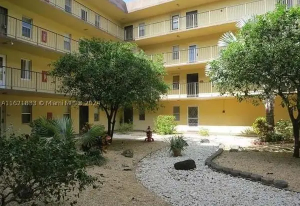 2831 Somerset #206, Lauderdale Lakes, FL 33311