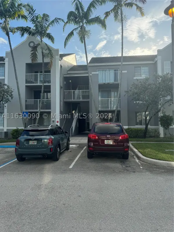 720 SW 111th #307, Pembroke Pines, FL 33025