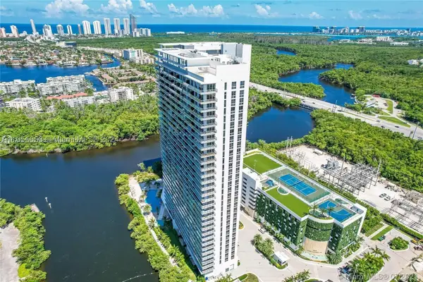 16385 Biscayne #1201, North Miami Beach, FL 33160