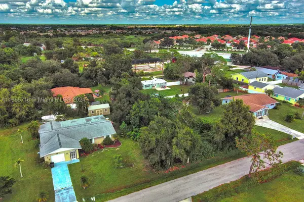 1 Gillespie, Englewood, FL 34223