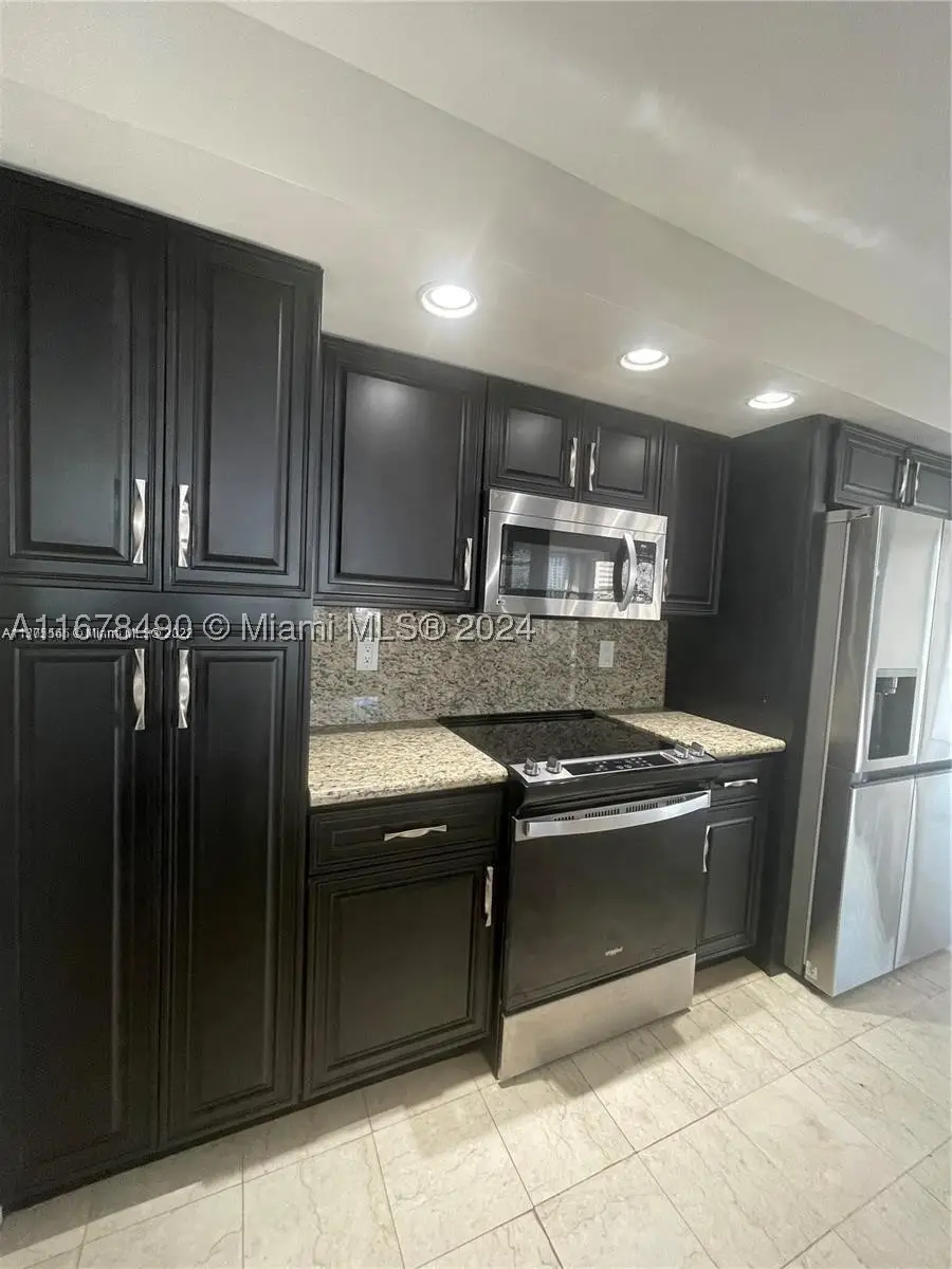 1000 Parkview #920, Hallandale, FL 33009 - #3
