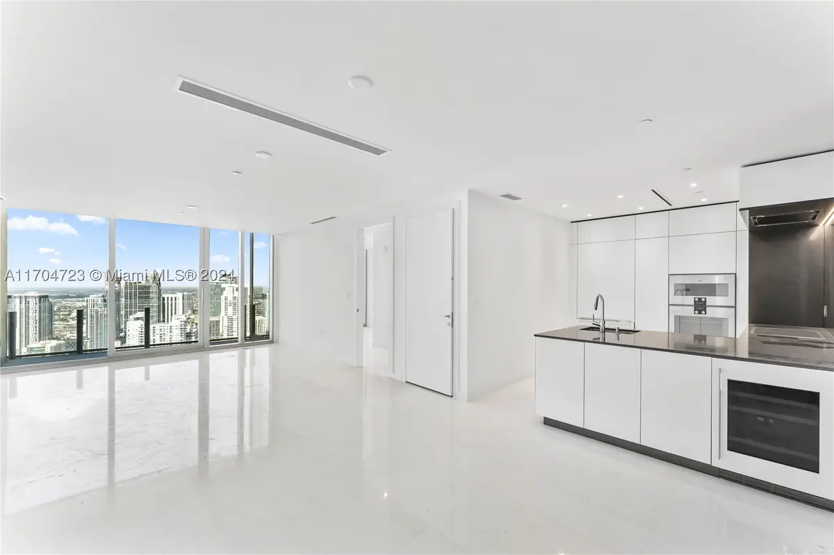 300 Biscayne Blvd #5209, Miami, FL 33131 - #1