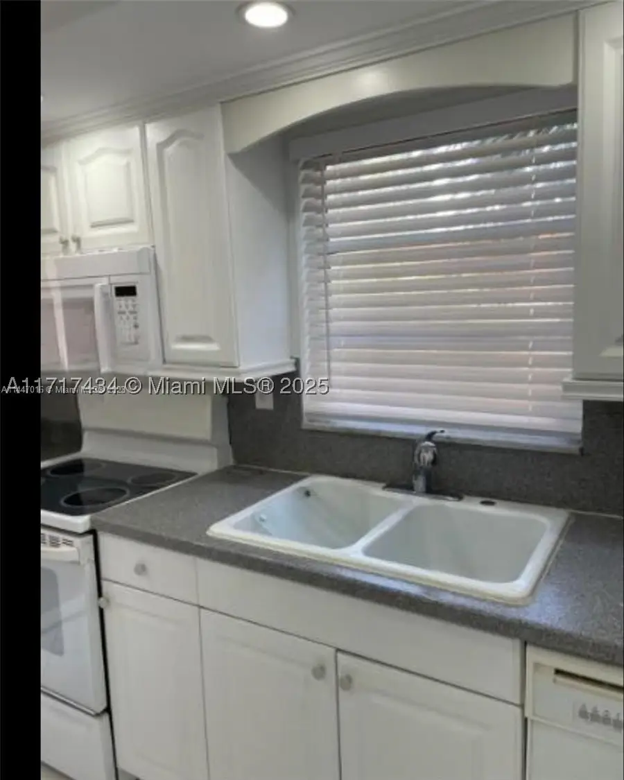 1020 94th #203, Bay Harbor Islands, FL 33154 - #3