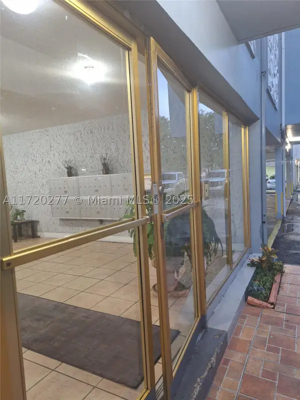 1735 NE 164th #G210, North Miami Beach, FL 33162