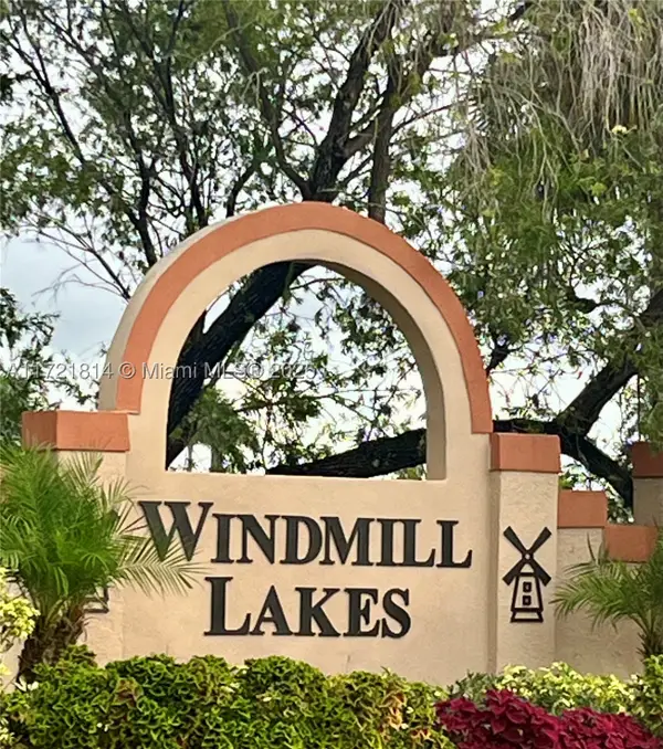 8710 SW 3rd #104, Pembroke Pines, FL 33025