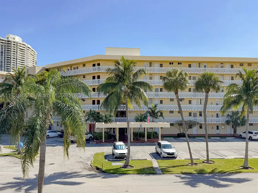 2930 Point East #E109, Aventura, FL 33160 - #3