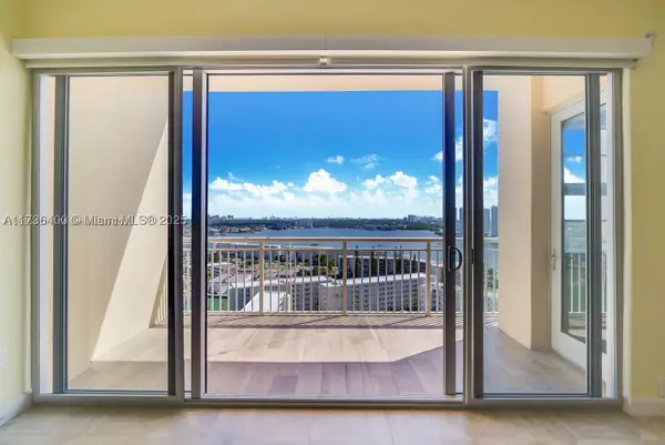 18031 Biscayne #PH01, Aventura, FL 33160