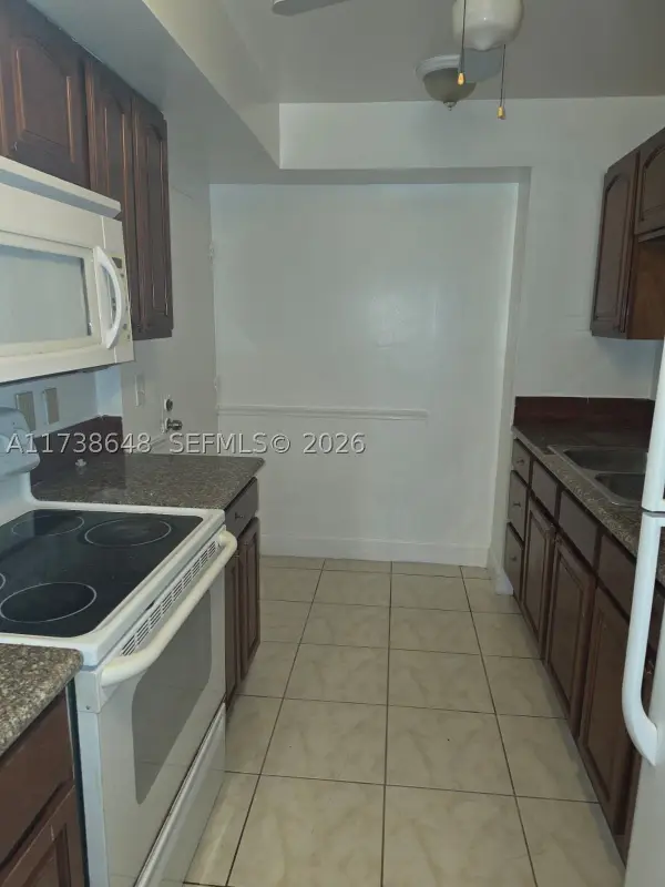 3301 Spanish Moss #415, Lauderhill, FL 33319