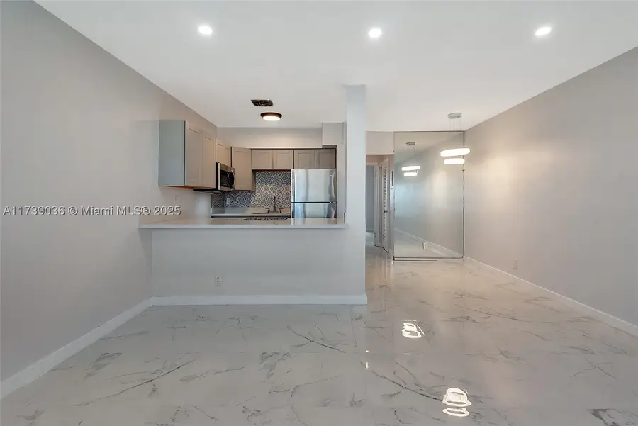 820 SW 11th #14B, Hallandale, FL 33009 - #3