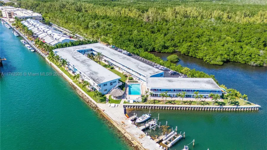2700 NE 135th #32, North Miami, FL 33181 - #2