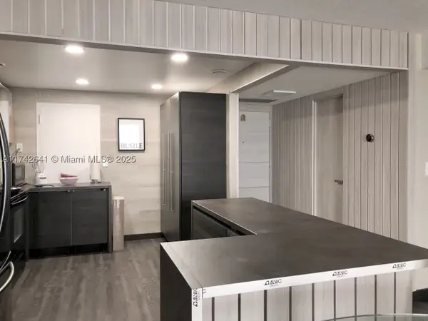 427 Golden Isles #15J, Hallandale, FL 33009