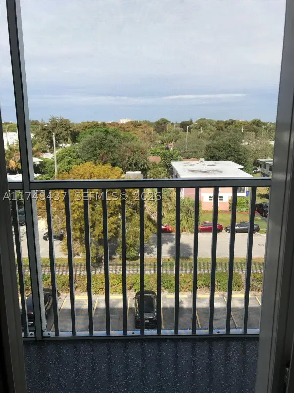 16950 W Dixiea631 #631, North Miami Beach, FL 33160