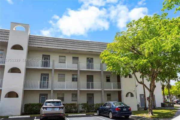 8450 Sunrise Lakes #306, Sunrise, FL 33322