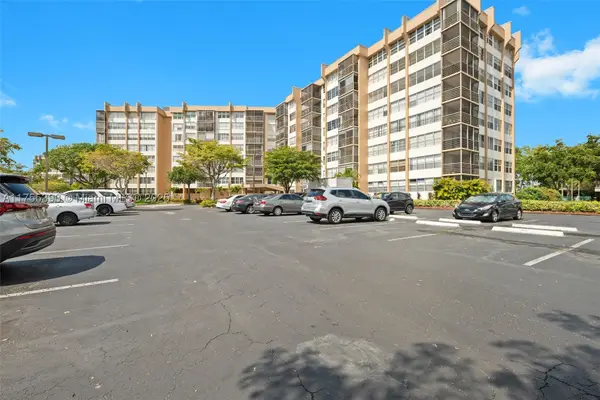 1000 Saint Charles #603, Pembroke Pines, FL 33026