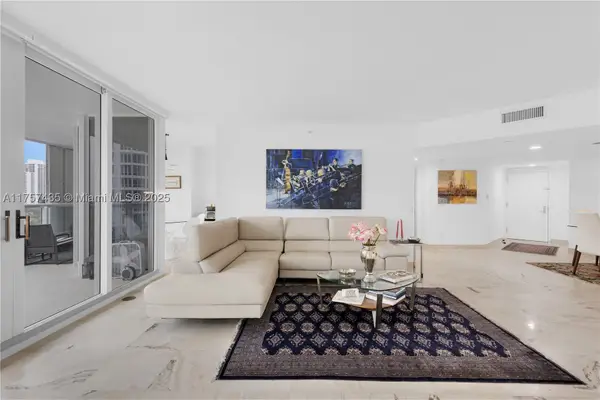 21055 Yacht Club #902, Aventura, FL 33180
