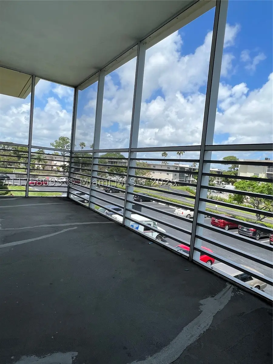 2562 N Garden Dr N #301, Lake Worth, FL 33461 - #2