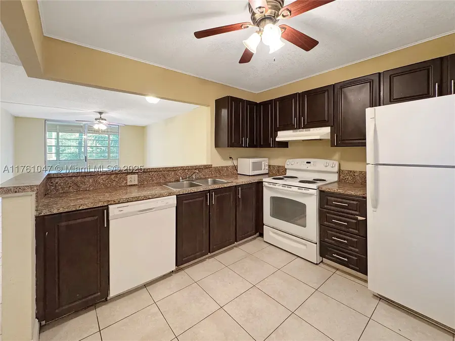 410 NW 68th #207, Plantation, FL 33317 - #2
