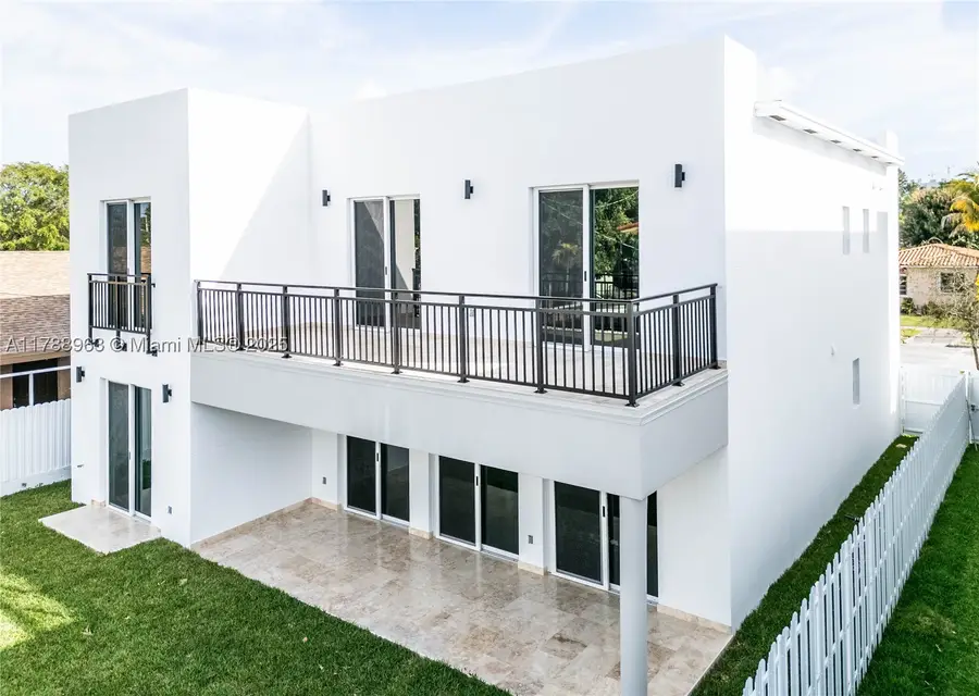 910 SW 24th, Miami, FL 33129 - #3