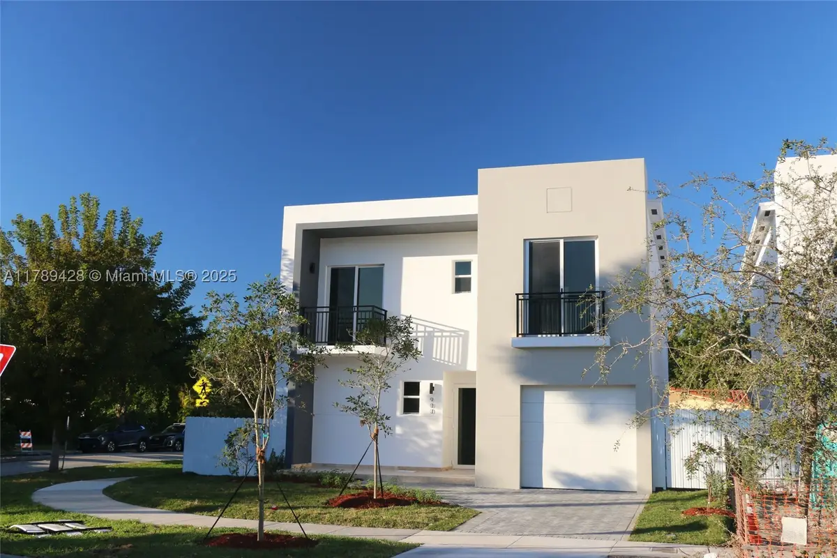 900 SW 24th, Miami, FL 33129 - #1