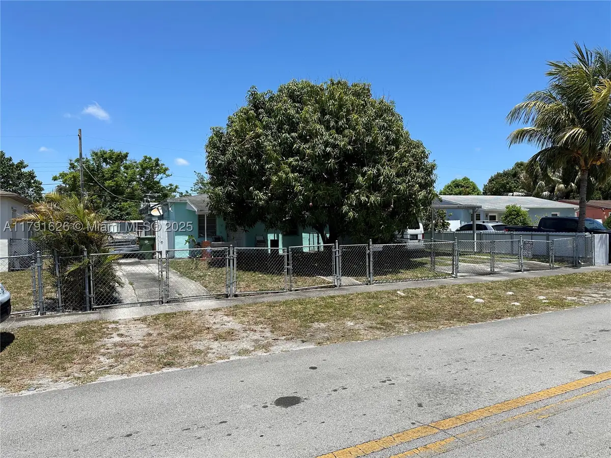 911 E 39th, Hialeah, FL 33013 - #1