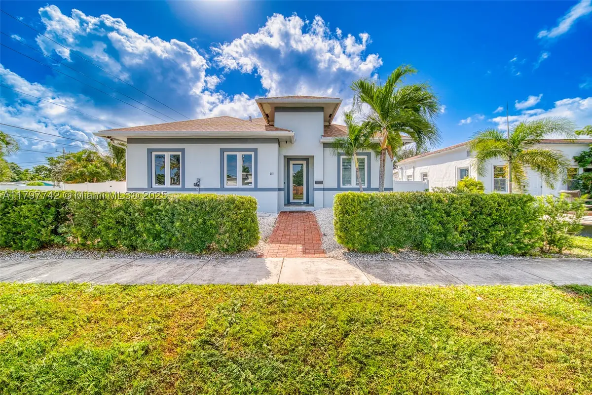 207 SW 11th, Dania Beach, FL 33004 - #1