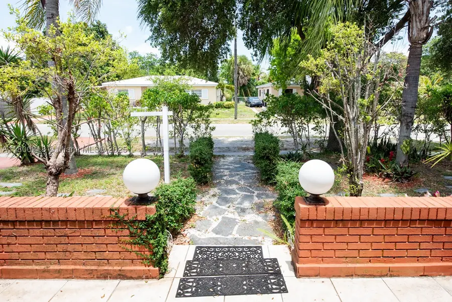 16910 NE 8th, North Miami Beach, FL 33162 - #3