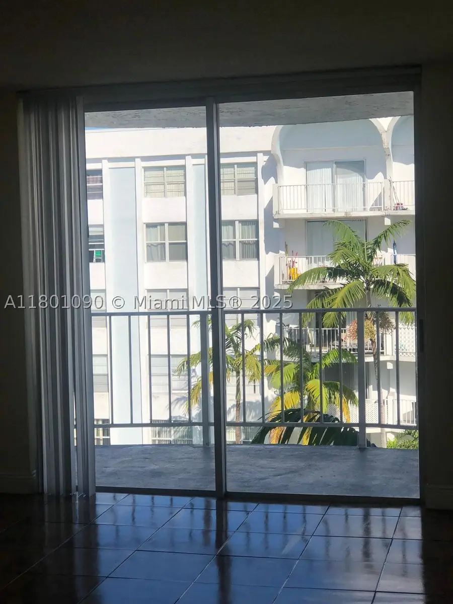 492 NW 165th St #C514, Miami, FL 33169 - #3