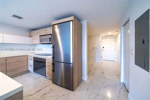 16385 Biscayne #417, North Miami Beach, FL 33160