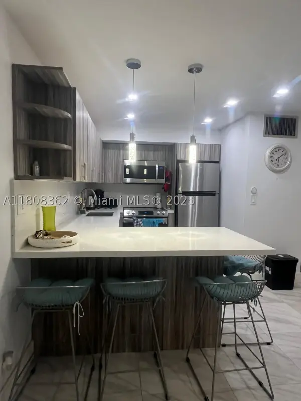 2145 Pierce #422, Hollywood, FL 33020