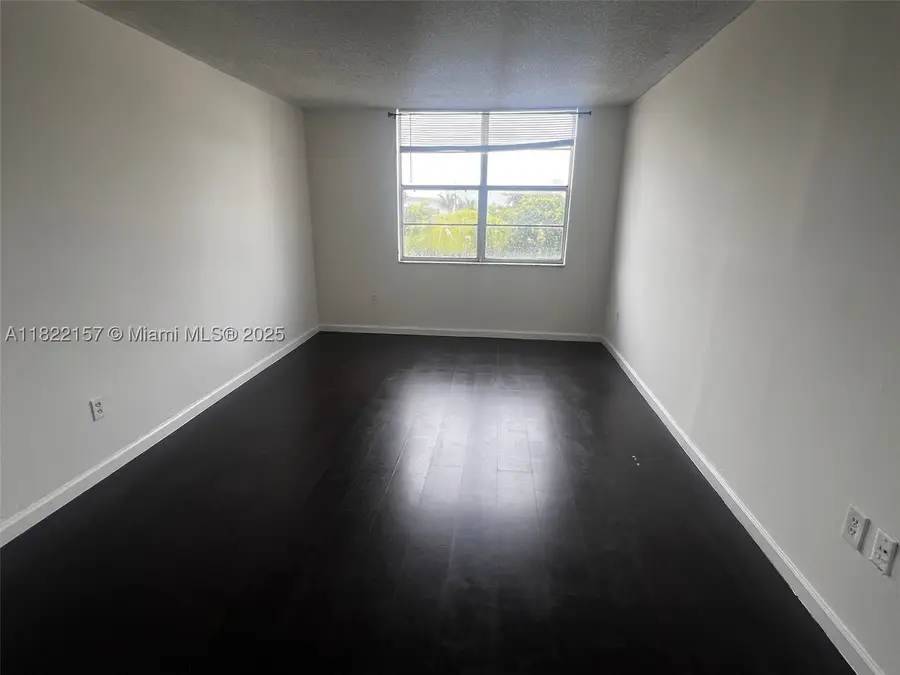 498 NW 165th St #D303, Miami, FL 33169 - #3