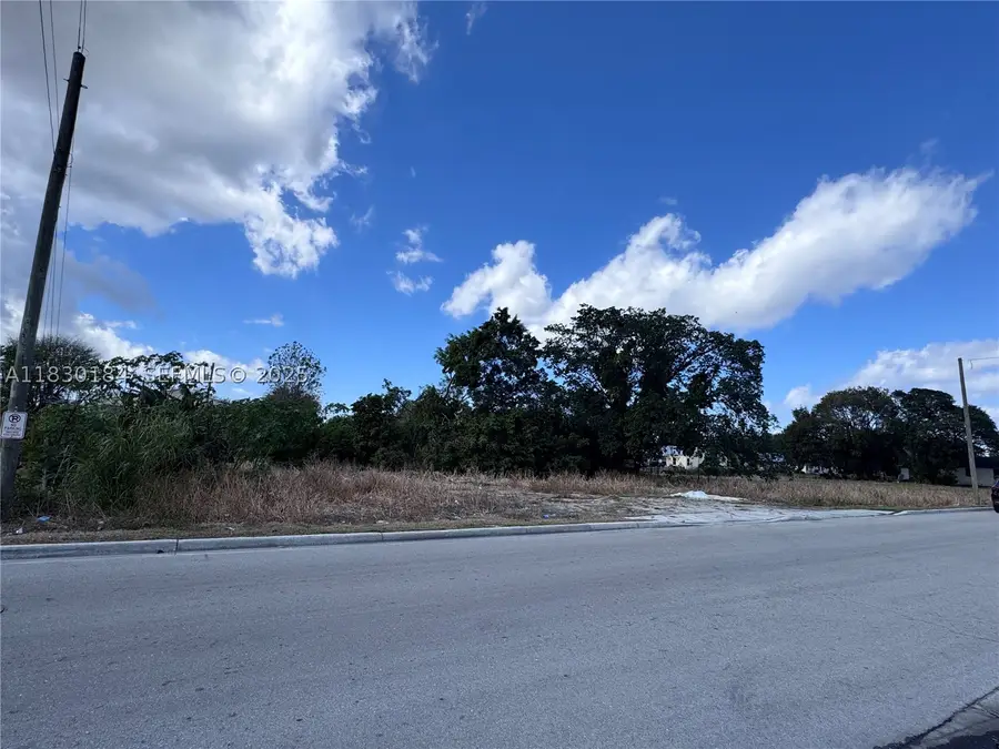875 Joe Louis, Pahokee, FL 33476 - #2