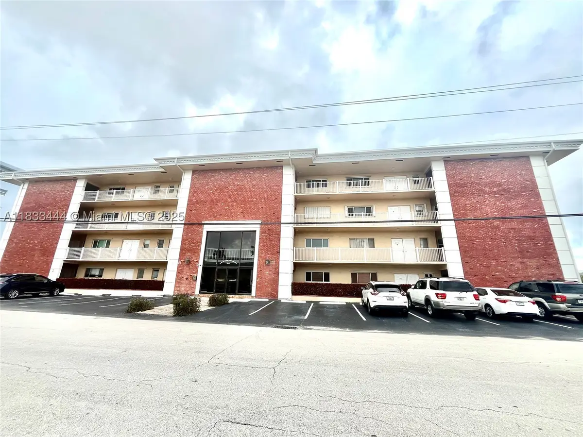 2841 NE 33rd #104, Fort Lauderdale, FL 33306 - #1