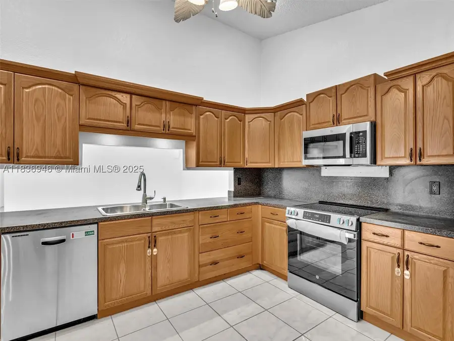 5201 SW 31st #112, Dania Beach, FL 33312 - #3
