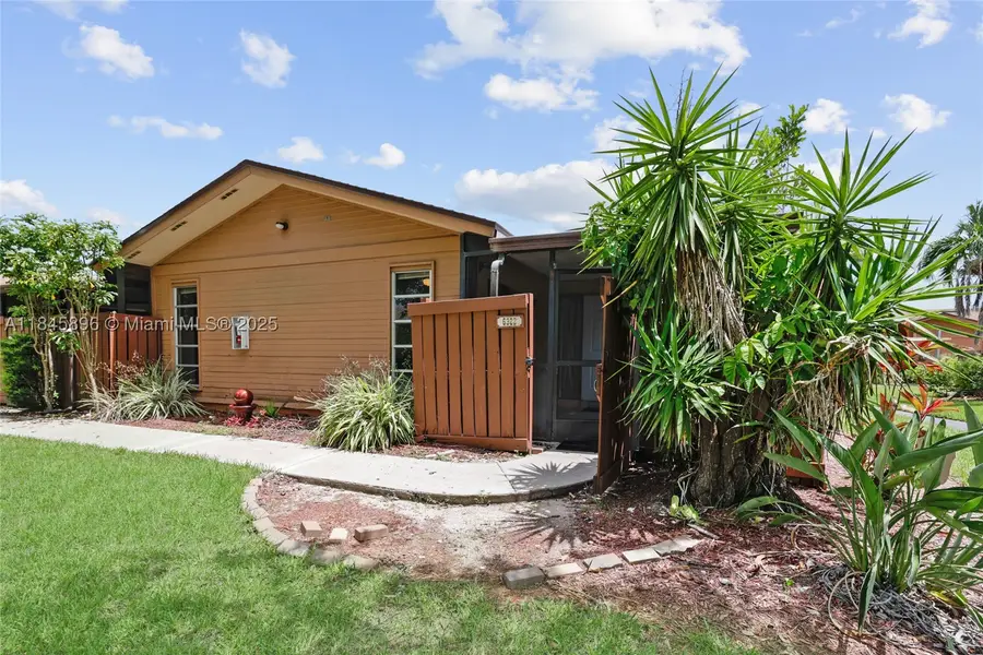 6322 Royal Woods, Fort Myers, FL 33908 - #2