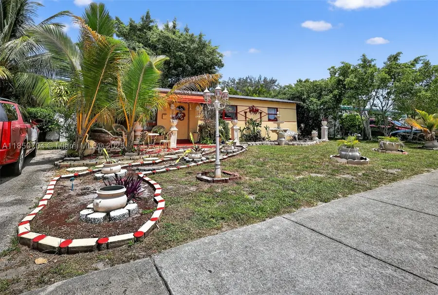 Address Withheld By Seller, Miami, FL 33179 - #2