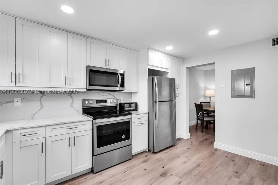 3524 Via Poinciana #302, Lake Worth, FL 33467 - #3