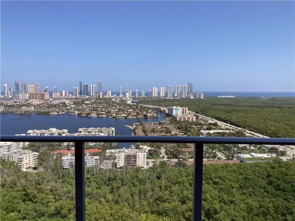 16385 Biscayne #2118, North Miami Beach, FL 33160