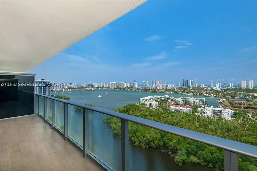 16385 Biscayne #2118, North Miami Beach, FL 33160 - #2