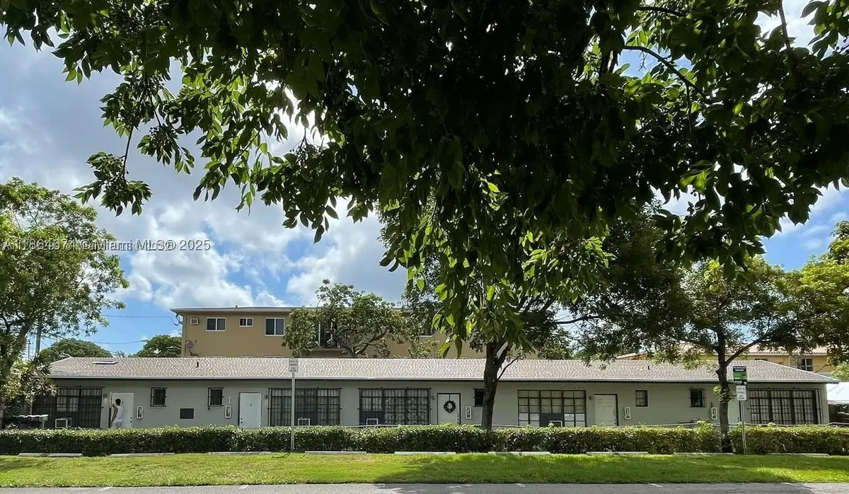 1346 NW 6th, Miami, FL 33125 - #1