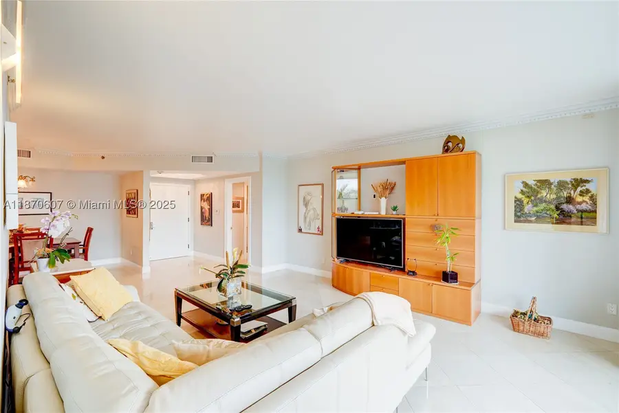 2000 Island #408, Aventura, FL 33160 - #3