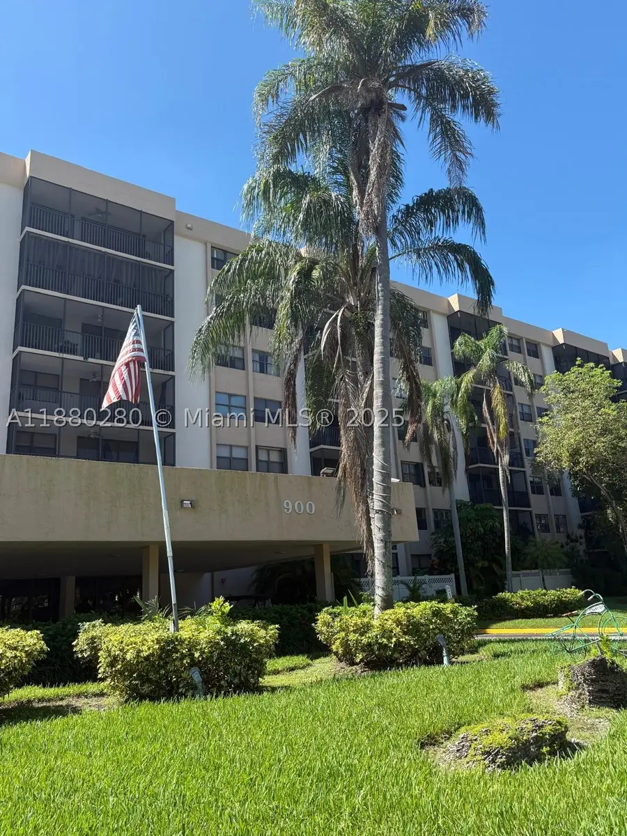 900 NE 195th #702, Miami, FL 33179 - #2