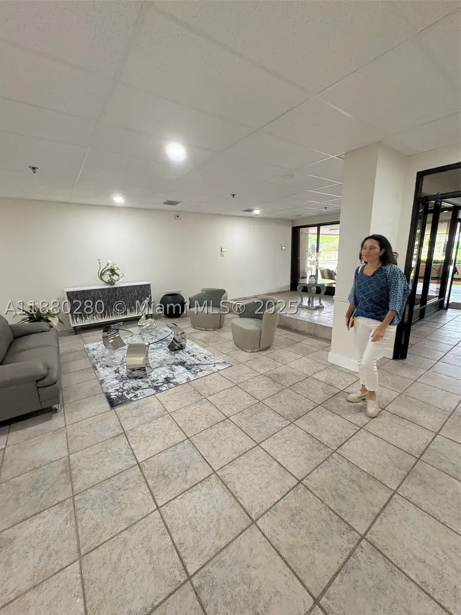 900 NE 195th #702, Miami, FL 33179 - #3