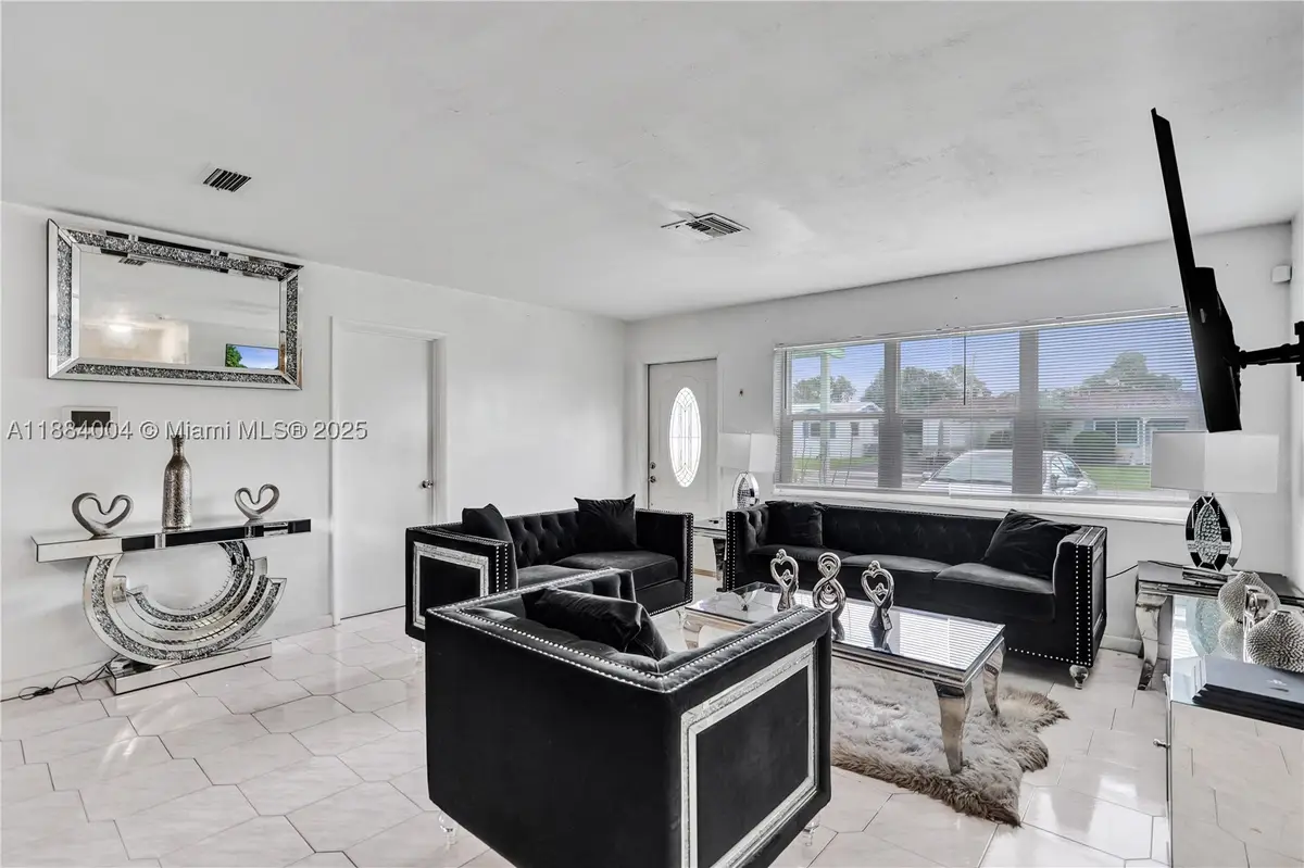 320 N 71st, Hollywood, FL 33024 - #1
