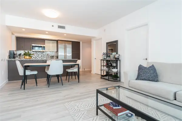 55 SE 6th #3403, Miami, FL 33131