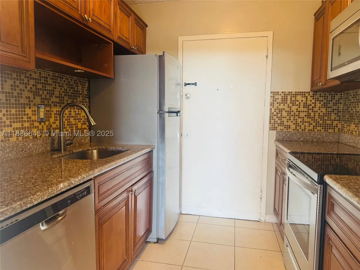 2000 NE 135th #403, North Miami, FL 33181 - #1