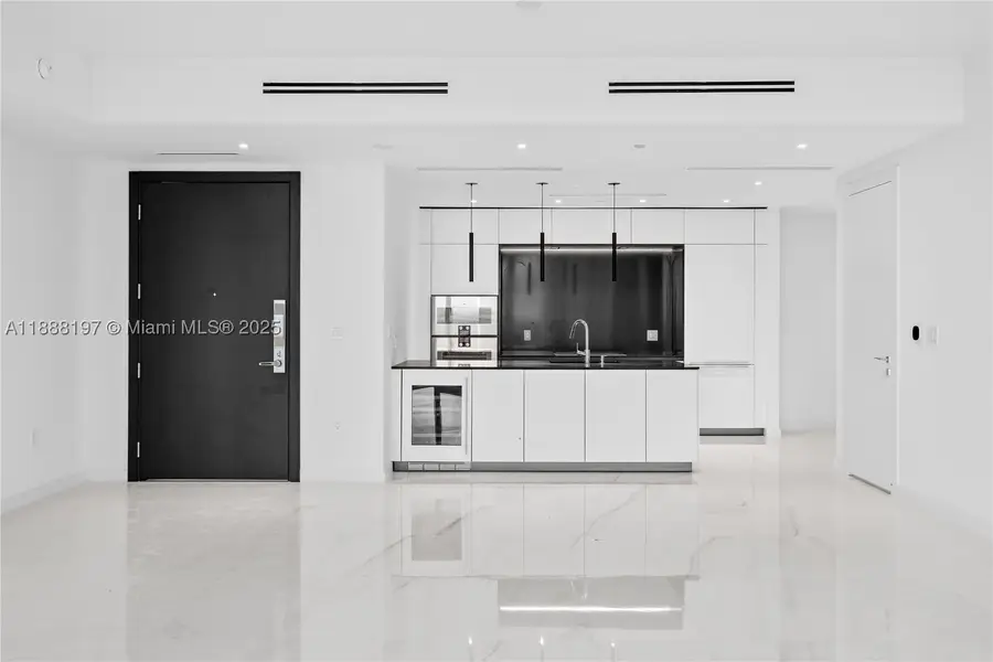 300 Biscayne Blvd #1103, Miami, FL 33131 - #3