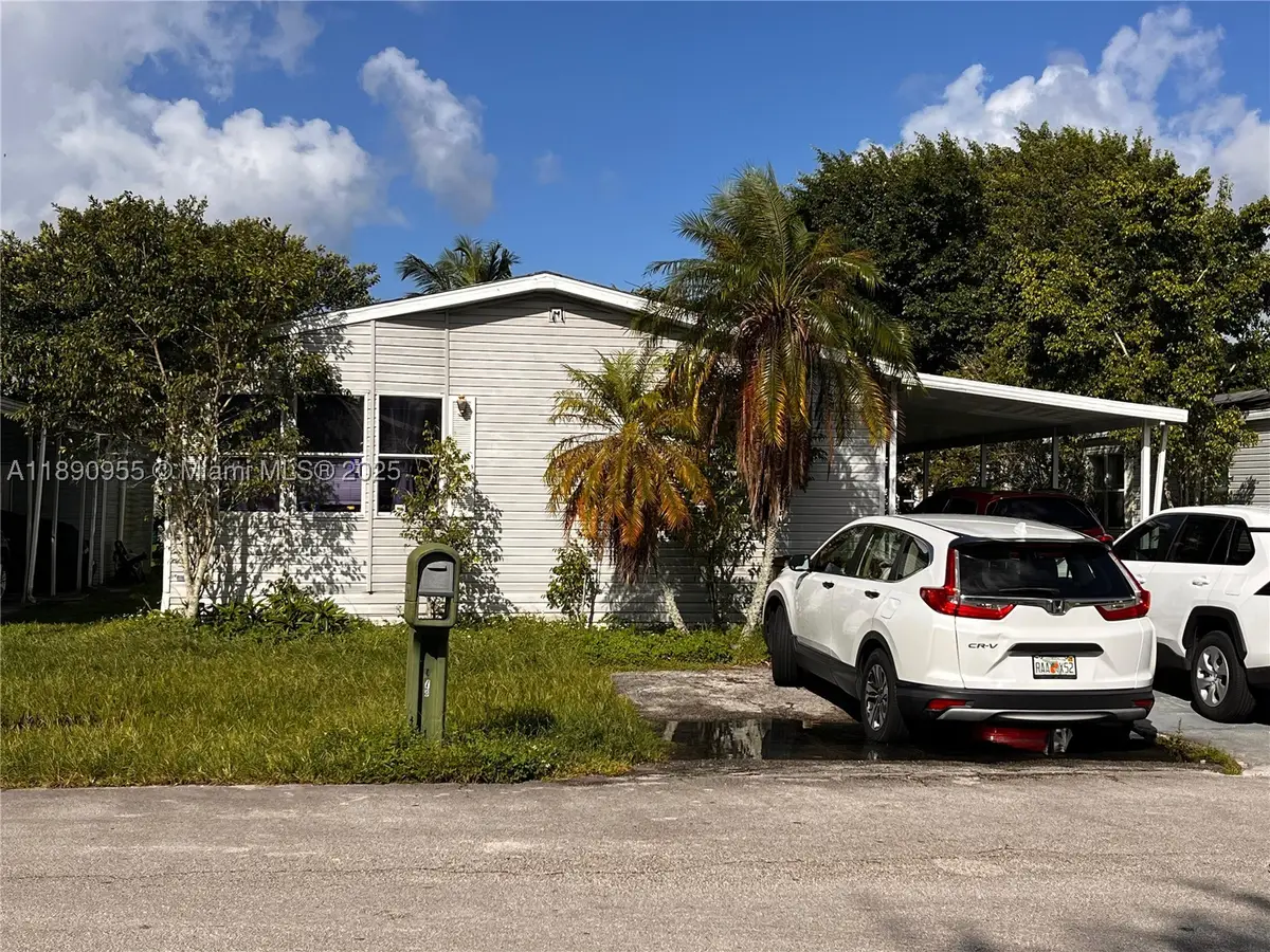 909 Sw 131, Davie, FL 33325 - #1